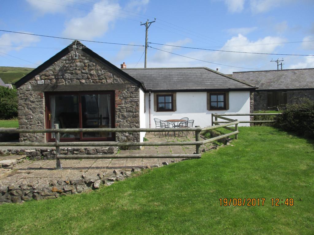 Creek Cottage room 4
